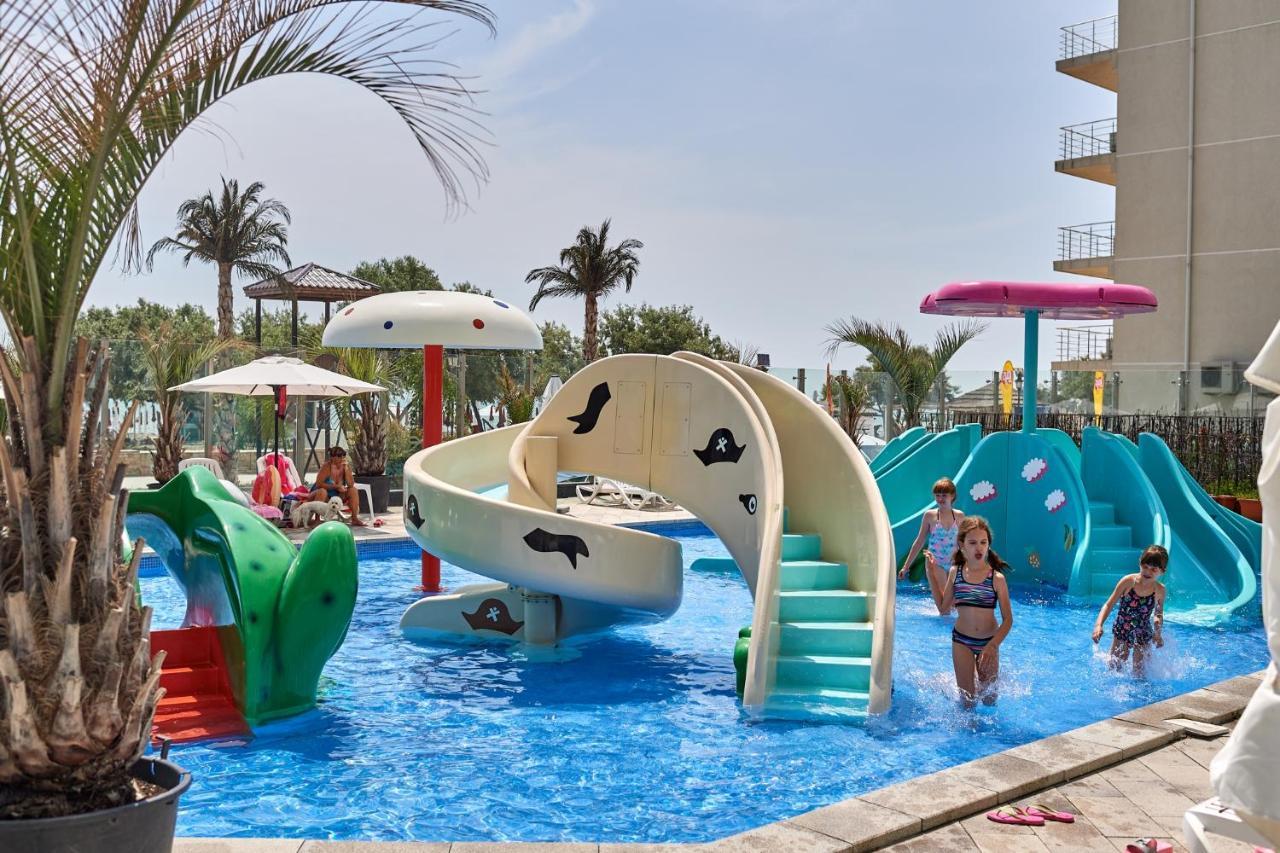 Melisea Aparthotel Pool & Spa Mamaia Nord Năvodari Extérieur photo