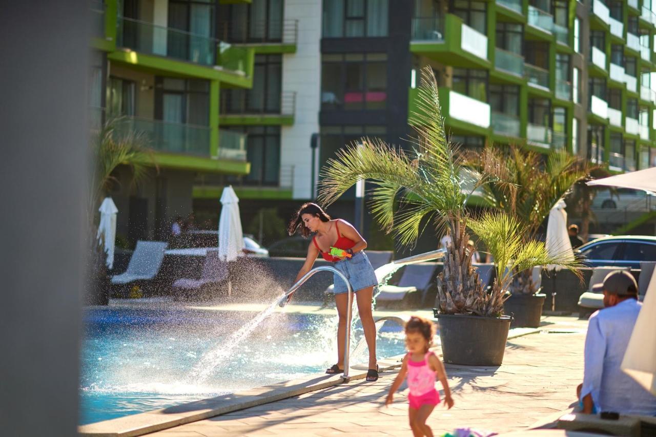 Melisea Aparthotel Pool & Spa Mamaia Nord Năvodari Extérieur photo