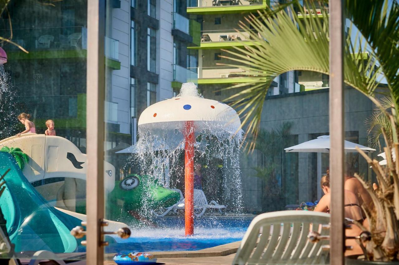 Melisea Aparthotel Pool & Spa Mamaia Nord Năvodari Extérieur photo